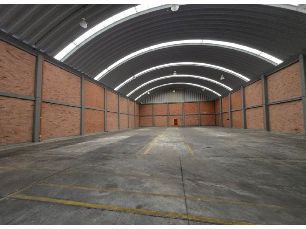 SE ARRIENDA BODEGA DE 1.481 M² PARQUE INDUSTRIAL EN TOCANCIPÁ - 2