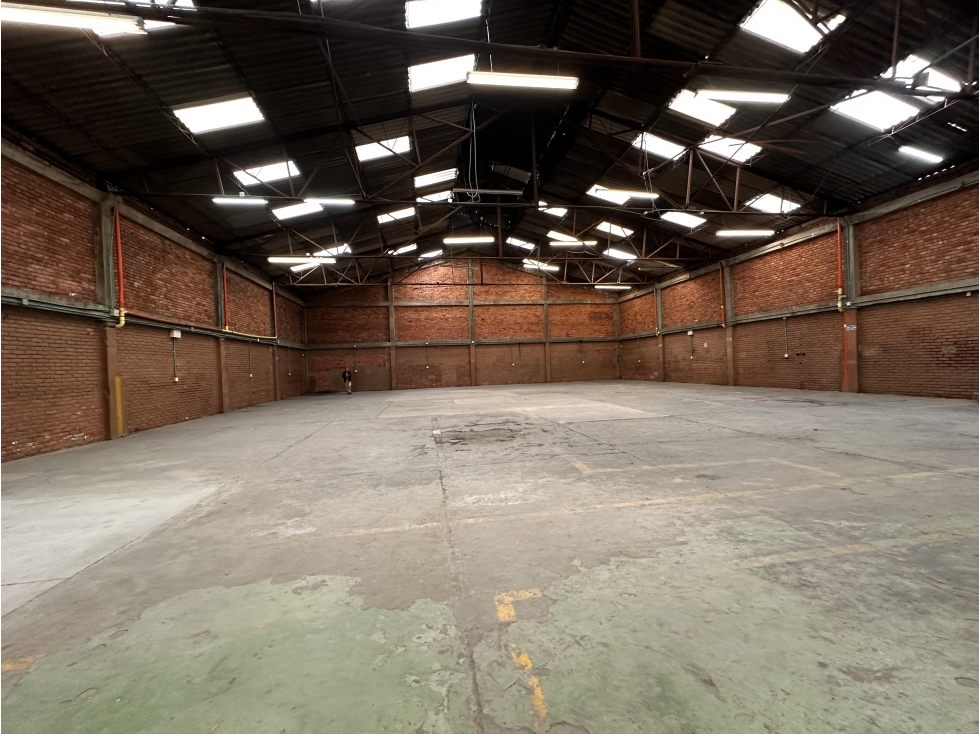 BODEGA DE 850 M² EN GORGONZOLA, ZONA INDUSTRIAL DE PUENTE ARANDA — foto 5