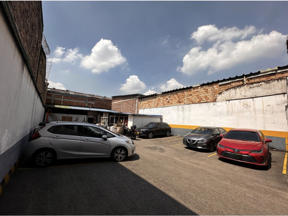 LOTE ESTRATÉGICO DE 448,20 m² - BARRIO RICAURTE