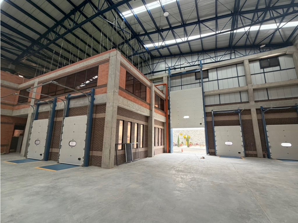 BODEGA EN ARRIENDO 2.078 M² EN PARQUE INDUSTRIAL EN SIBERIA - 4