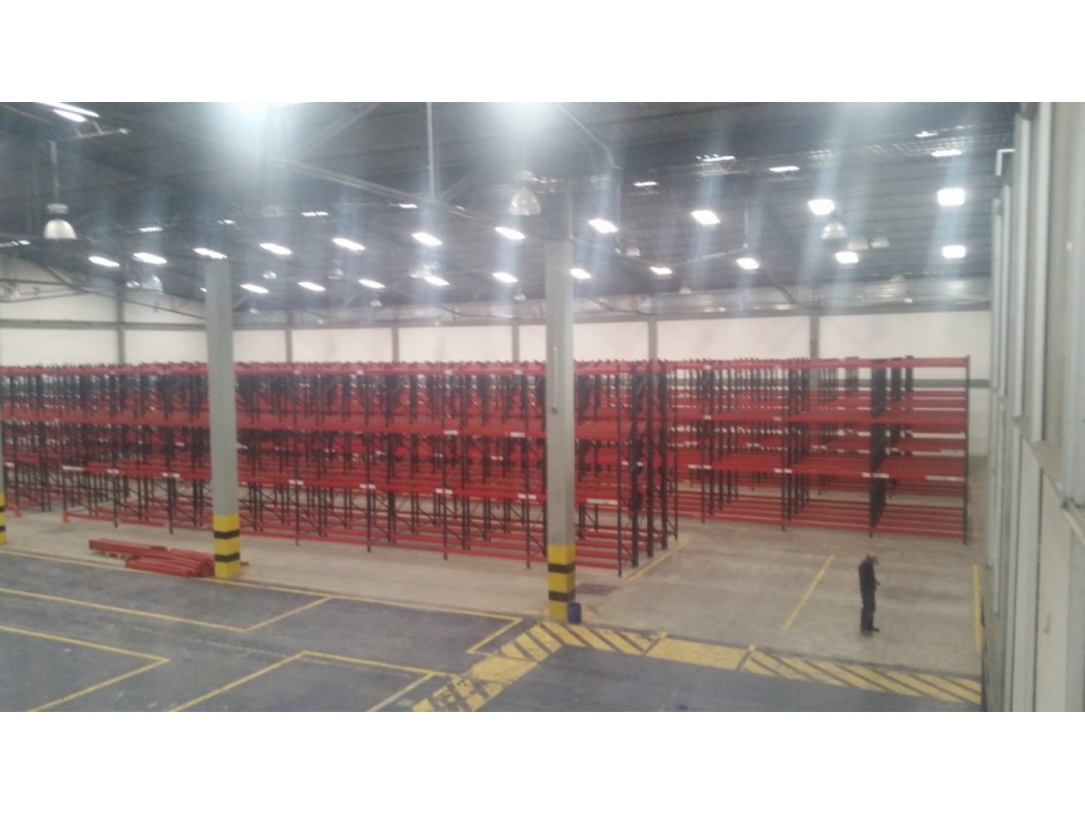 BODEGA DE 2.353 m² CALLE 80, EL CORTIJO - 4