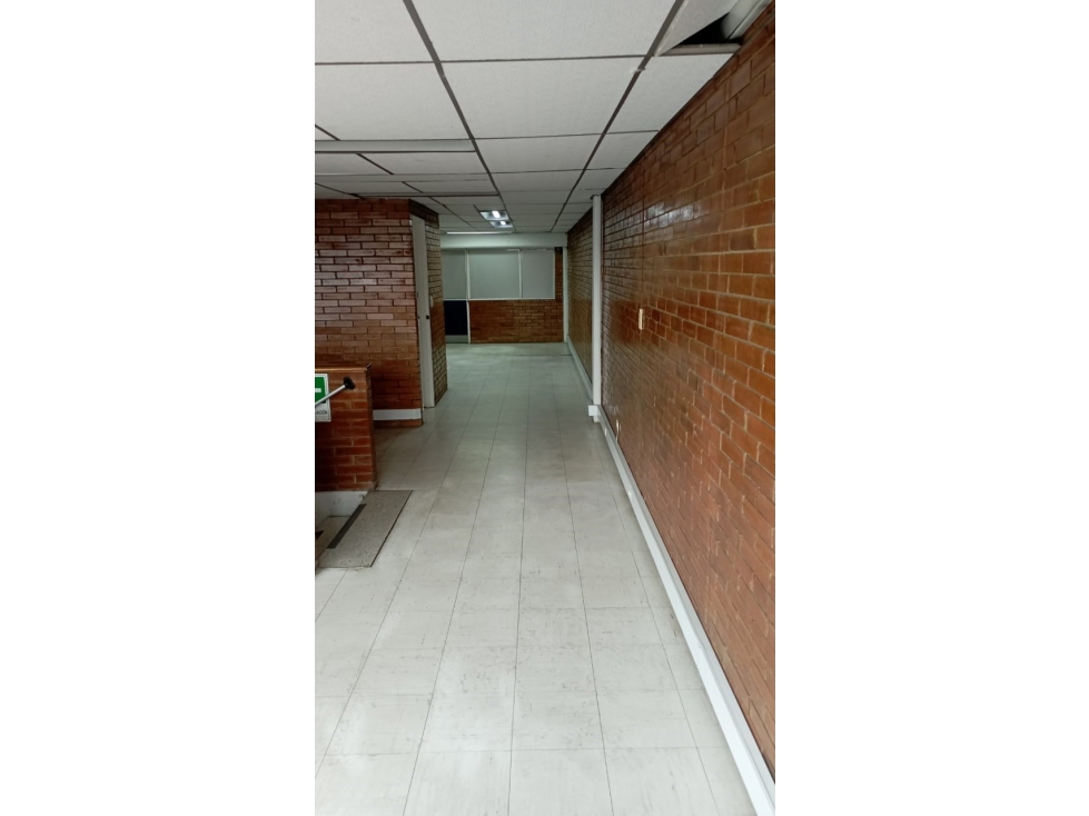 ARRIENDO BODEGA 300 m² PARQUE INDUSTRIAL - 4