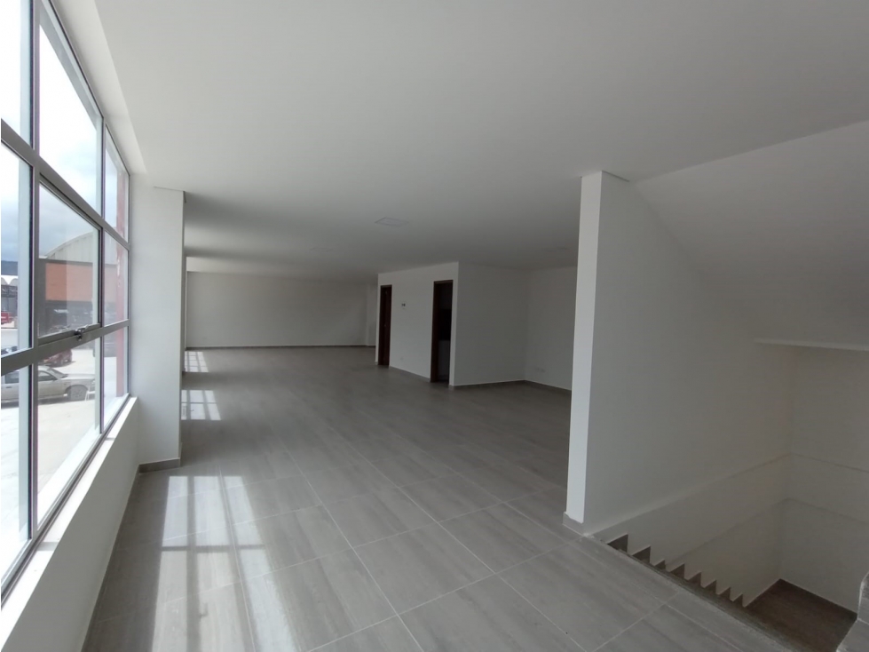 VENDO ARRIENDO BODEGA 1.283 m² PARQUE INDUSTRIAL ZIPAQIIRA - 5