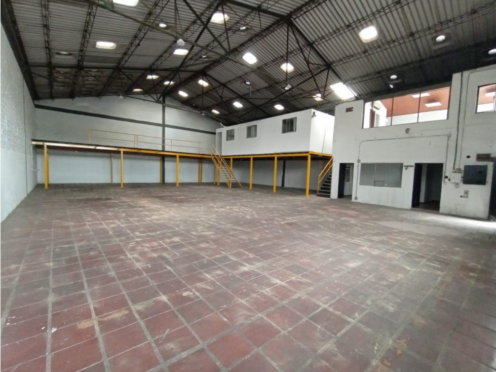 BODEGA DE 530 M² PENSILVANIA