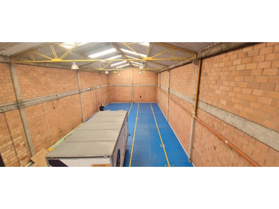 ARRIENDO BODEGA 700 M² MONTEVIDEO — foto 2