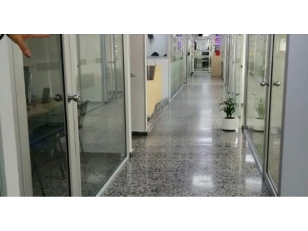 ARRIENDO OFICINAS 4.675 M² LUSITANIA