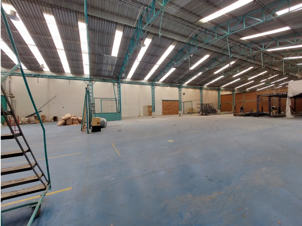 BODEGA DE 1.300 M² EN ENGATIVÁ — foto 2