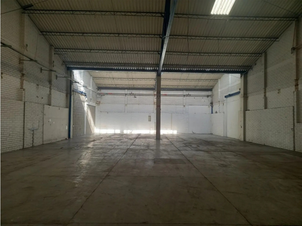 BODEGA DE 490 M² LOS EJIDOS, PUENTE ARANDA