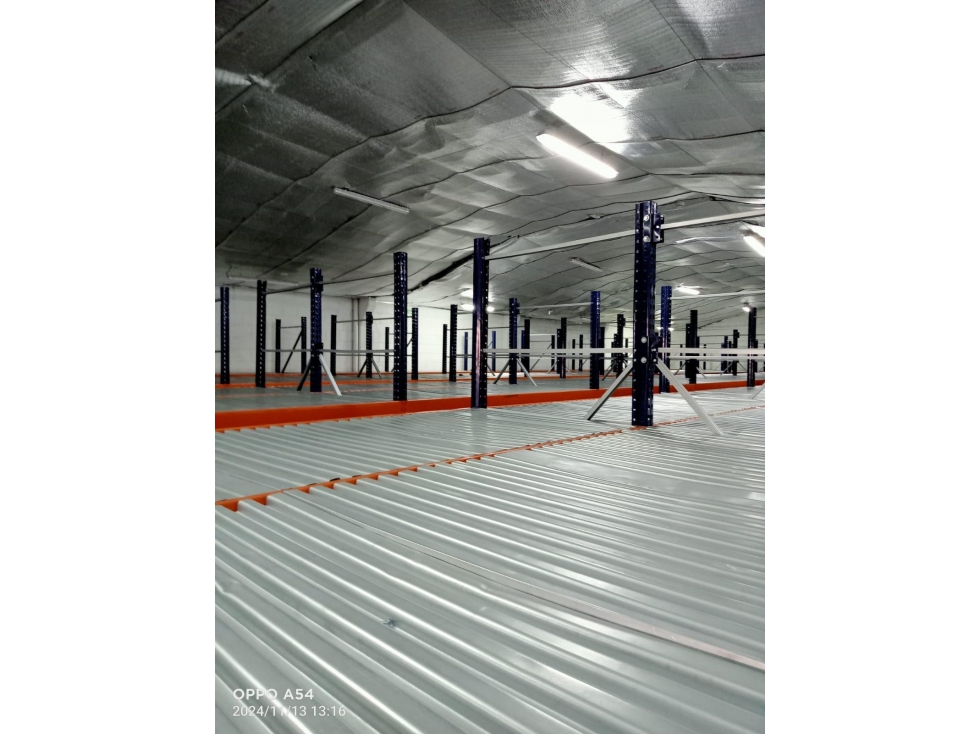 BODEGA DE 760,93 M² EN VENTA, SECTOR INDUSTRIAL DE MONTEVIDEO — foto 3