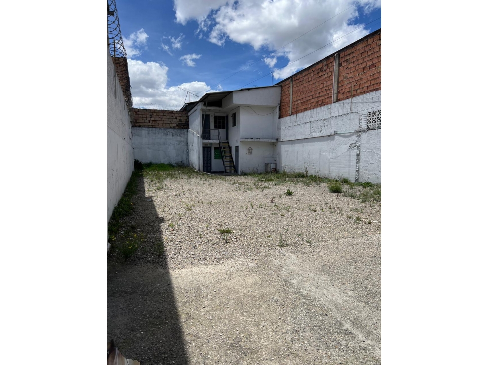 LOTE DE 270 m² BARRIO LAS FERIAS