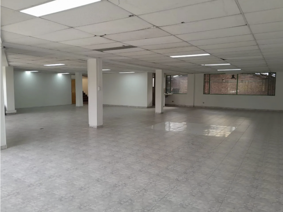 BODEGA INDUSTRIAL EN PUENTE ARANDA DE 1.350 M². CARGA ELÉCTRICA 75 KVA — foto 6