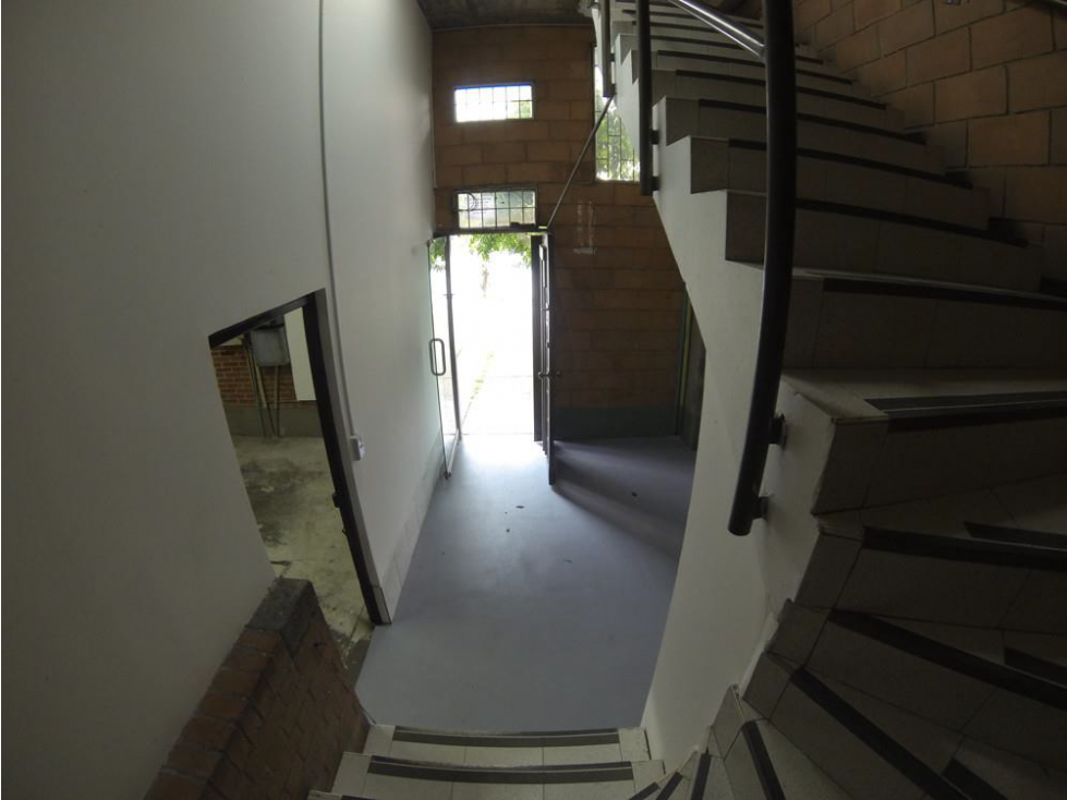 BODEGA DE 699 M² SECTOR MONTEVIDEO ZONA INDUSTRIAL — foto 4