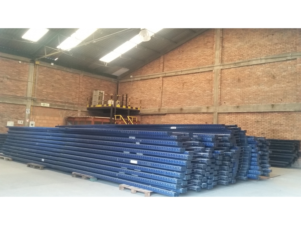 ARRIENDO BODEGA 4.300 m² ZONA INDUSTRIAL ALTO IMPACTO VENECIA - 2
