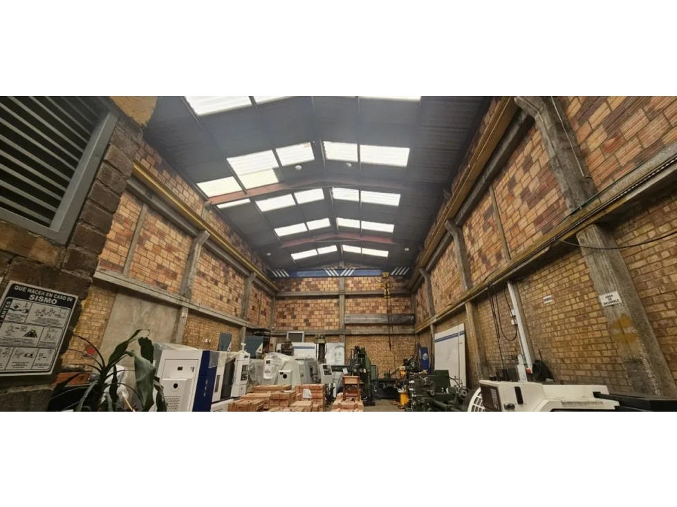 BODEGA 384 m² COMERCIAL E INDUSTRIAL, BARRIO RICARTE