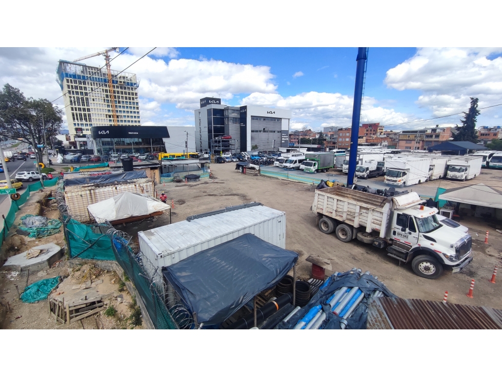 VENDO - ARRIENDO LOTE ESQUINERO DE 5.613 M², COMERCIAL E INDUSTRIAL - 3