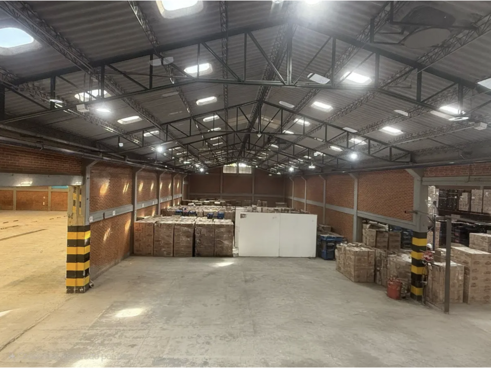 BODEGA DE 3.723 M² EN MONTEVIDEO — foto 3