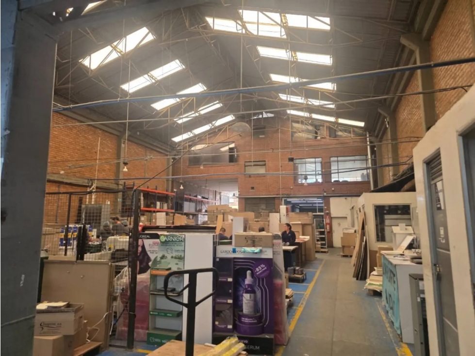 BODEGA DE 4.400 M² EN RICAURTE