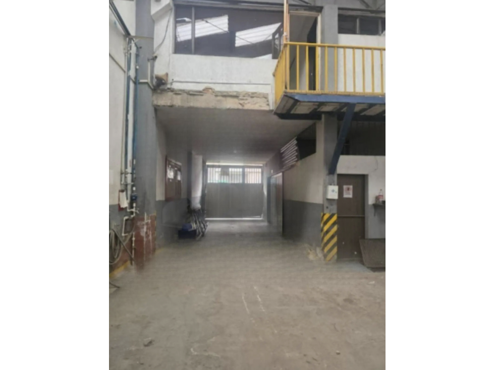BODEGA DE 614 M² EN GORGONZOLA, ZONA INDUSTRIAL DE PUENTE ARANDA. — foto 3