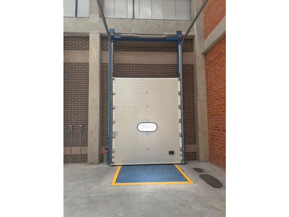 BODEGA EN ARRIENDO 2.078 M² EN PARQUE INDUSTRIAL EN SIBERIA - 6