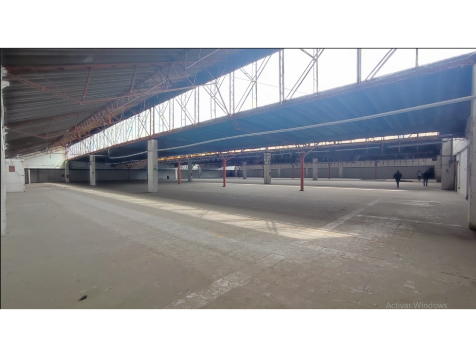 ARRIENDO BODEGA 3.500 M² PUENTE ARANADA GORGONZOLA — foto 2