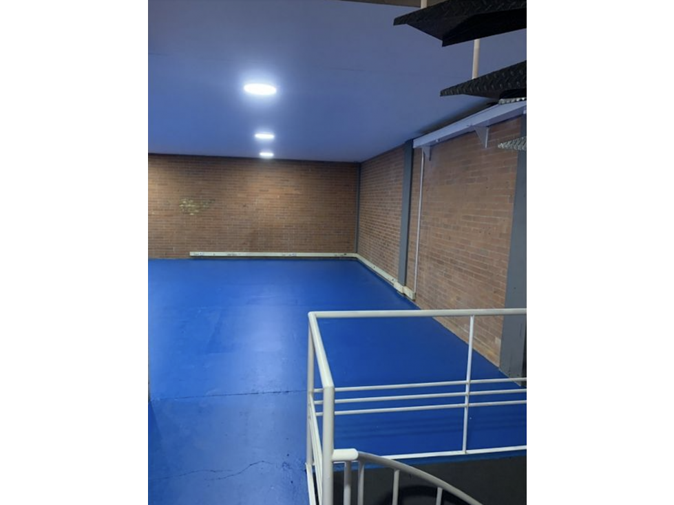 ARRIENDO BODEGA DE 650 M² BARRIO SAN FERNANDO — foto 5
