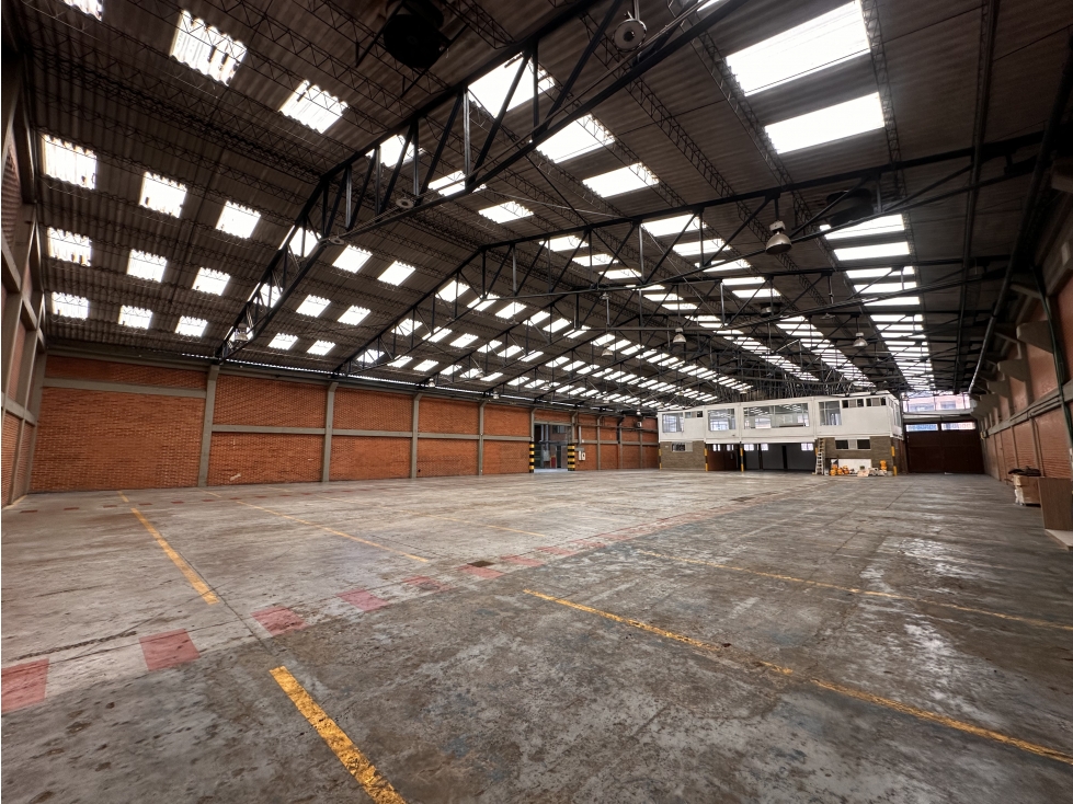 BODEGA DE 1.633 M² EN MONTEVIDEO — foto 6