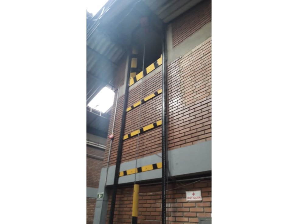 BODEGA INDUSTRIAL Y COMERCIAL DE 1.550 m² PALOQUEMAO — foto 6