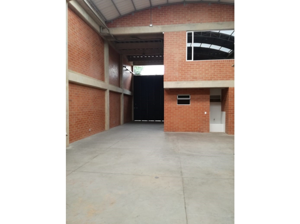 ARRIENDO BODEGA 350 m² FONTIBON INDUSTRIAL — foto 3