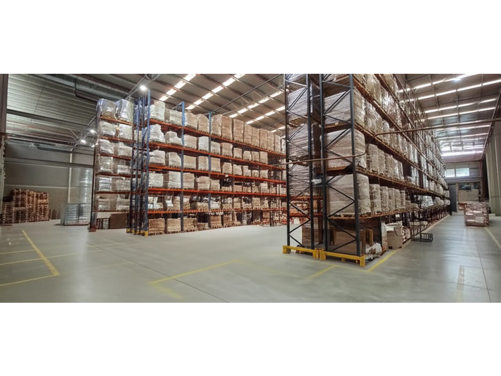 ARRIENDO BODEGA DE 4.521,97 M² EN PARQUE INDUSTRIAL, FONTIBÓN — foto 3