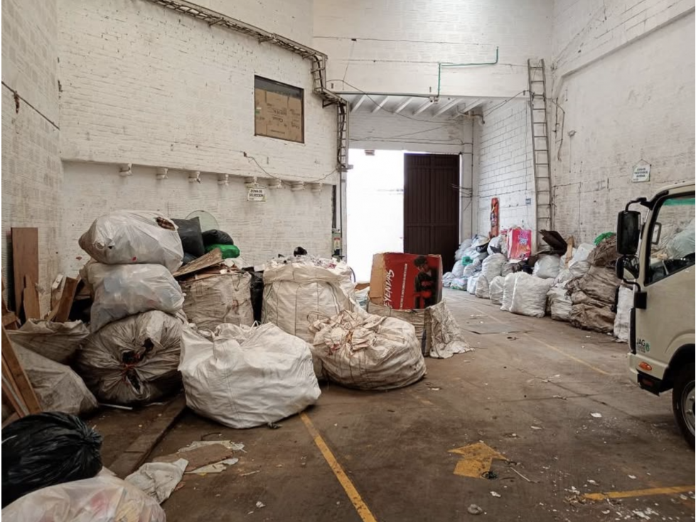 BODEGA DE 776,67 m² EN ZONA INDUSTRIAL DE PUENTE ARANDA — foto 2