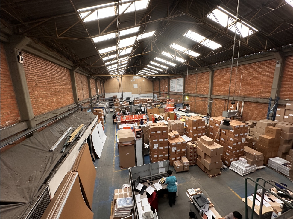BODEGA EN VENTA DE 1.138 M² EN RICAURTE