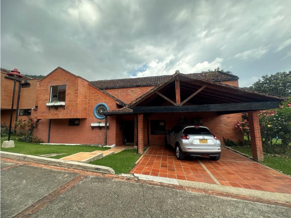 CASA EN VENTA CONJ. RINCON DEL LAGO - LAGOS DEL CACIQUE