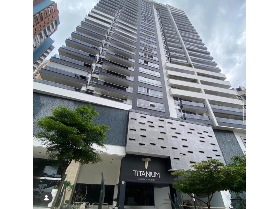 APARTAMENTO EN VENDO EDIF. TITANIUM - MEJORAS PUBLICAS