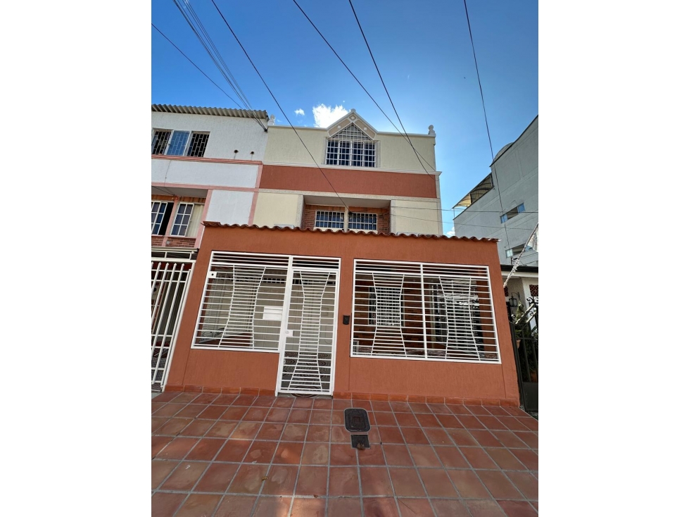 CASA EN VENTA BARRIO LA VICTORIA