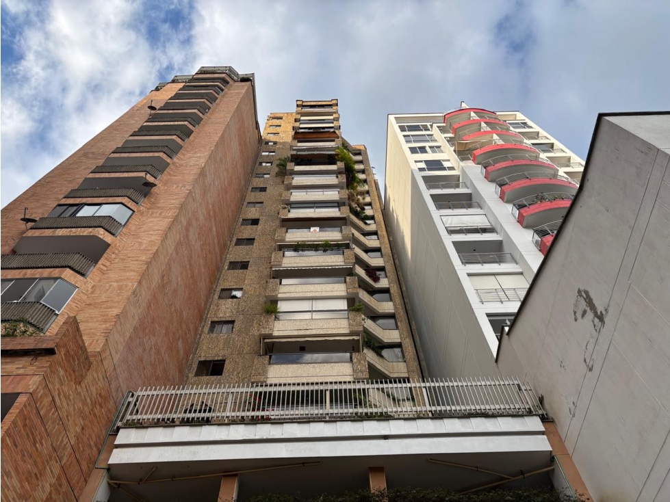 APARTAMENTO EN VENTA EDIF. TORRE ALTA - CABECERA
