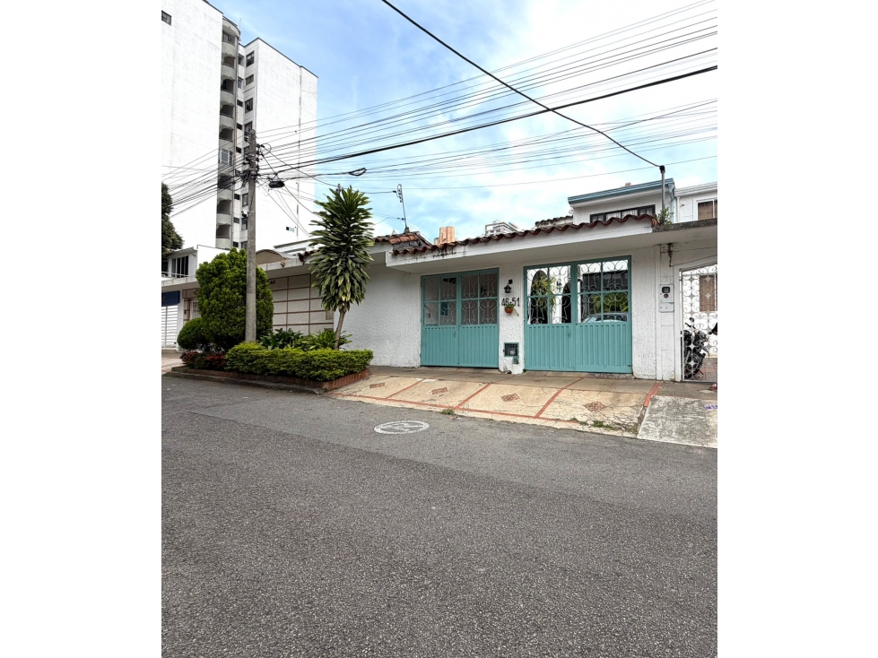 CASA EN VENTA CABECERA