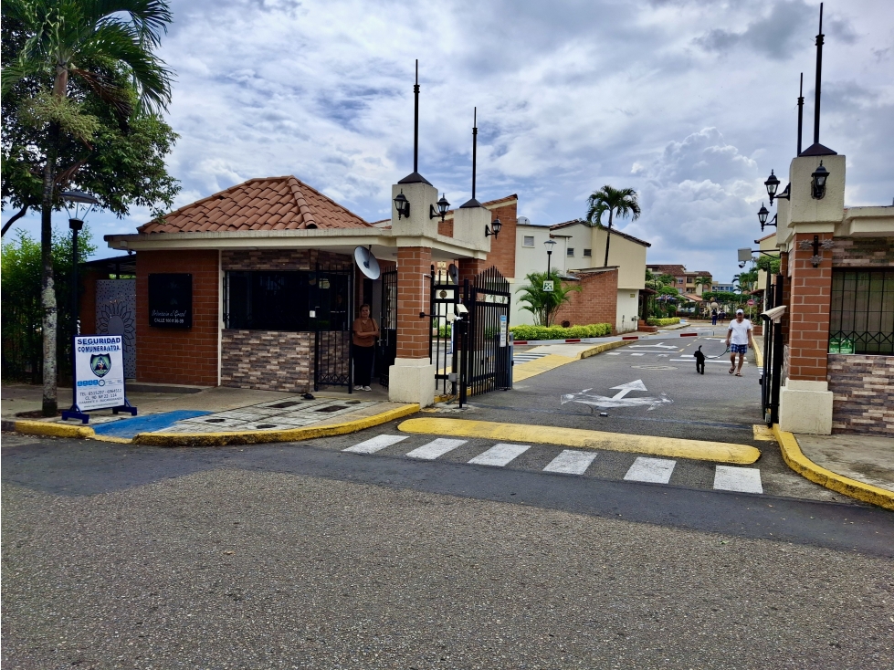 APARTAMENTO DUPLEX EN VENTA URB. EL GIRASOL - TEJAR - 1