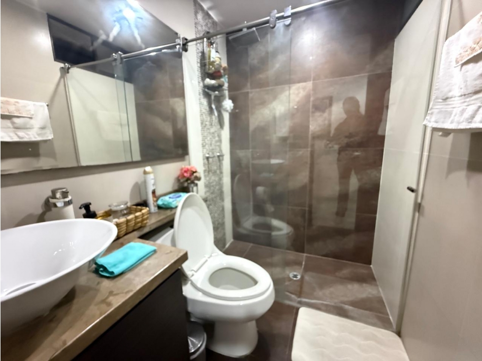 APARTAMENTO EN VENTA EDIF. ADRIANA - CABECERA — foto 4