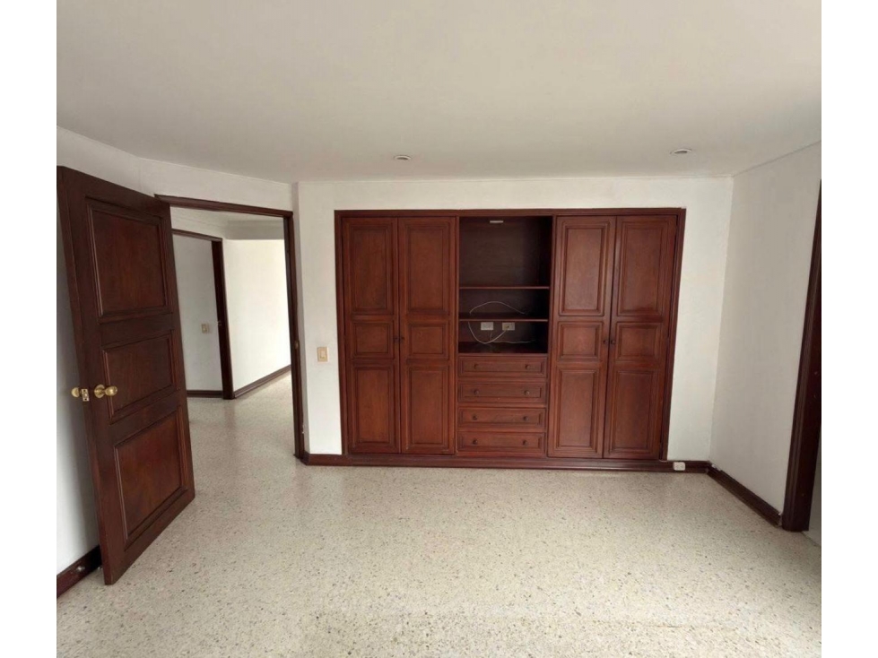 APARTAMENTO EN VENTA CONJ. PORTAL DE LA SIERRA - CABECERA — foto 4