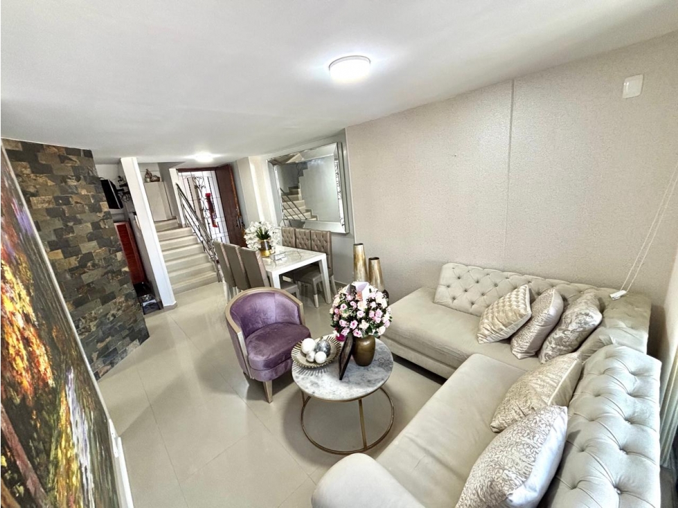 APARTAMENTO DUPLEX EN VENTA EDIF. SAMOA - CABECERA — foto 2