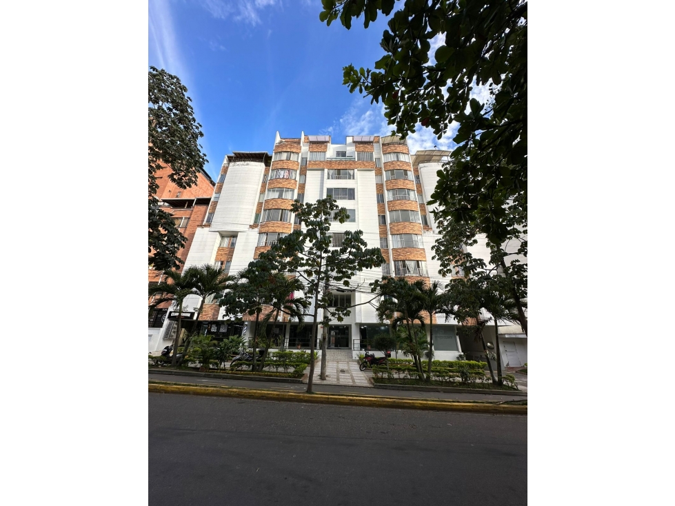 APARTAMENTO EN VENTA DUPLEX EN EDIF. PLAZA GRANADA - AURORA — foto 2