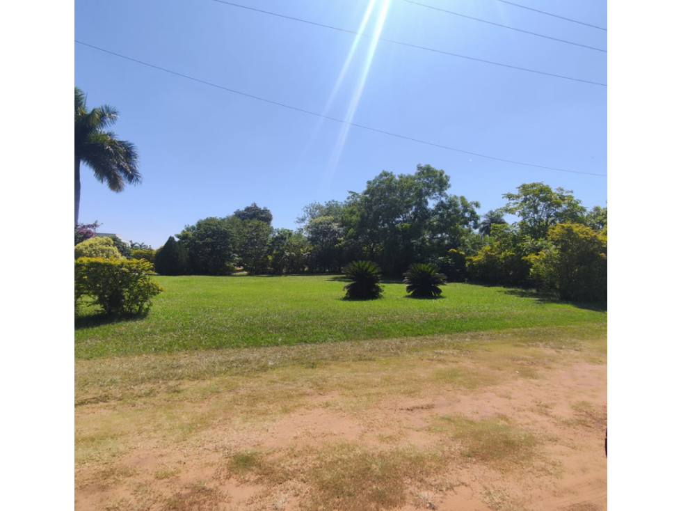 VENTA DE TERRENO EN ARROYOS Y ESTEROS - BARRIO CLUB DE CAMPO - 2