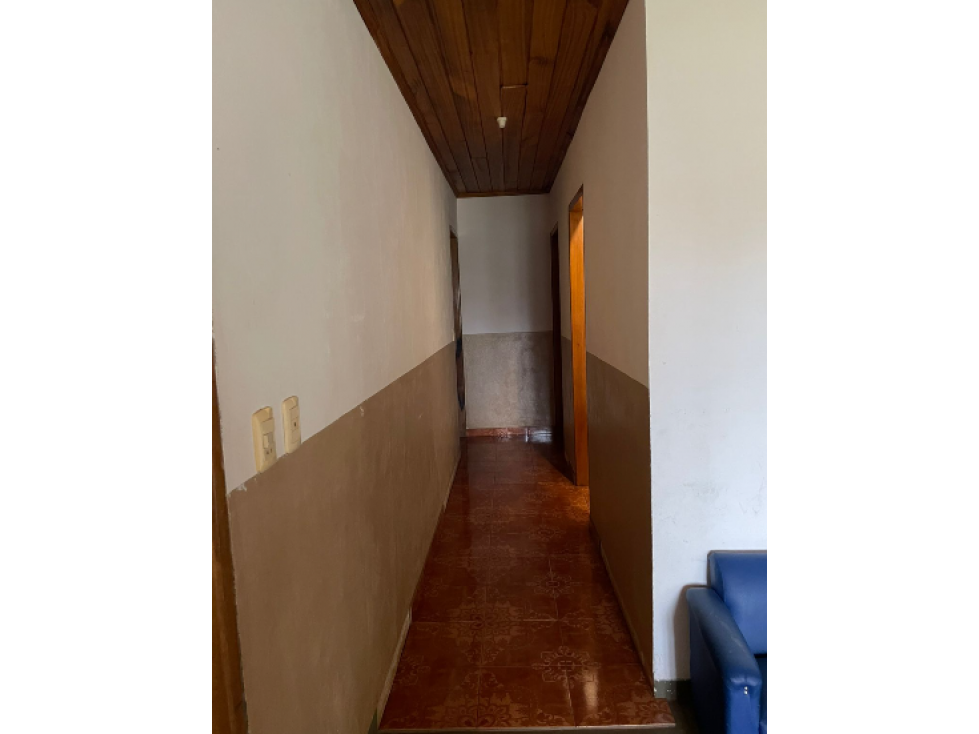 EN VENTA HERMOSA CASA EN EL DEPARTAMENTO DE ITAPÚA. - 6