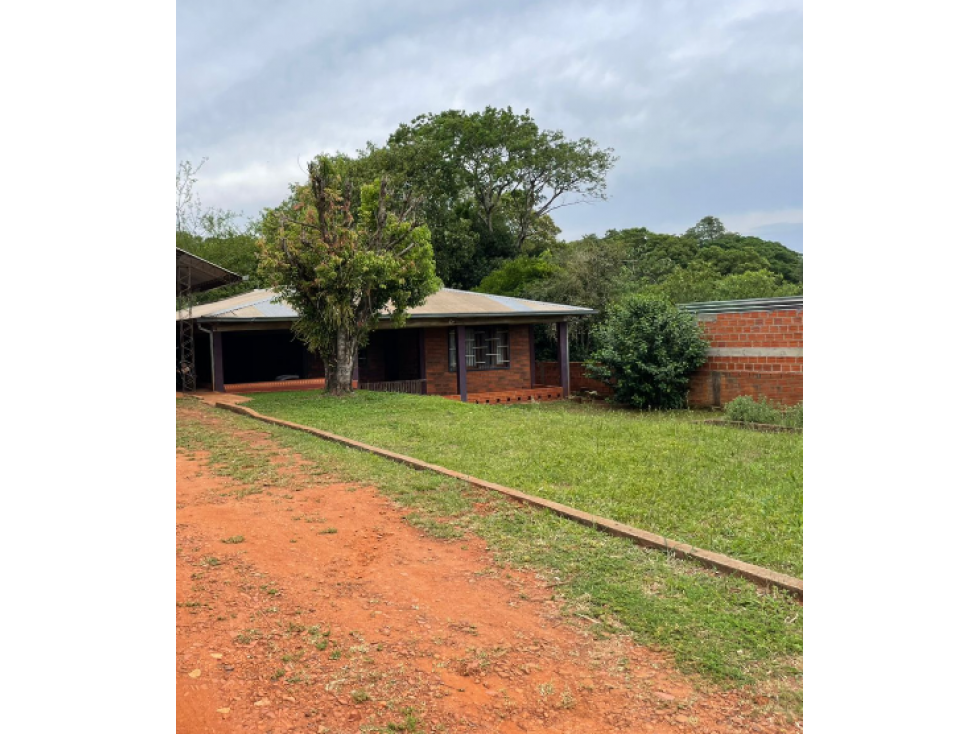 EN VENTA HERMOSA CASA EN EL DEPARTAMENTO DE ITAPÚA. - 1
