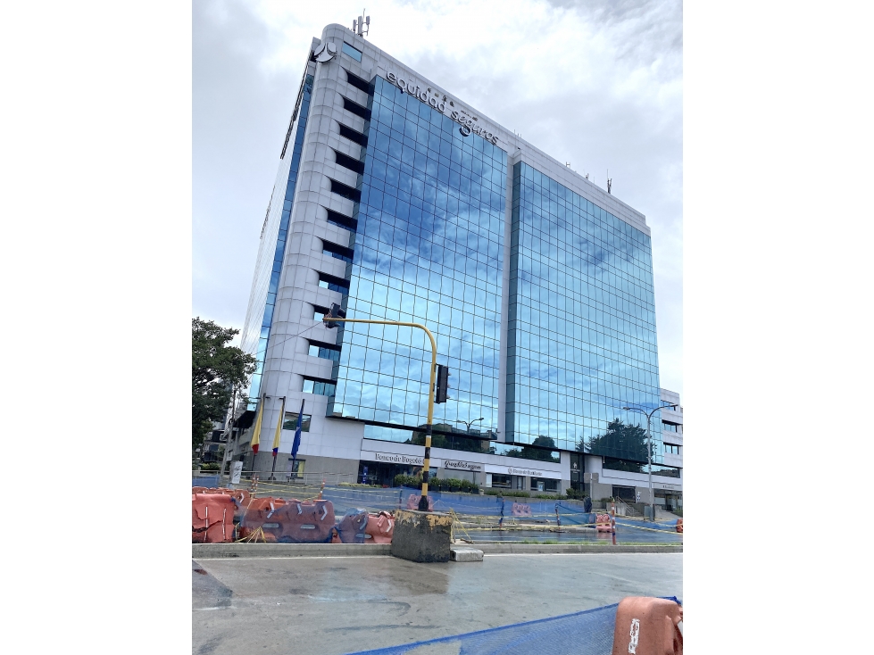 ARRIENDO HERMOSA OFICINA ZONA FINANCIERA DE BOGOTA