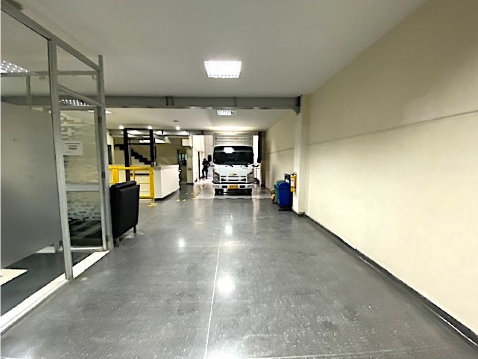 ARRIENDO MUY COMPLETA OFICINA-BODEGA HAYUELOS-FONTIBON — foto 3