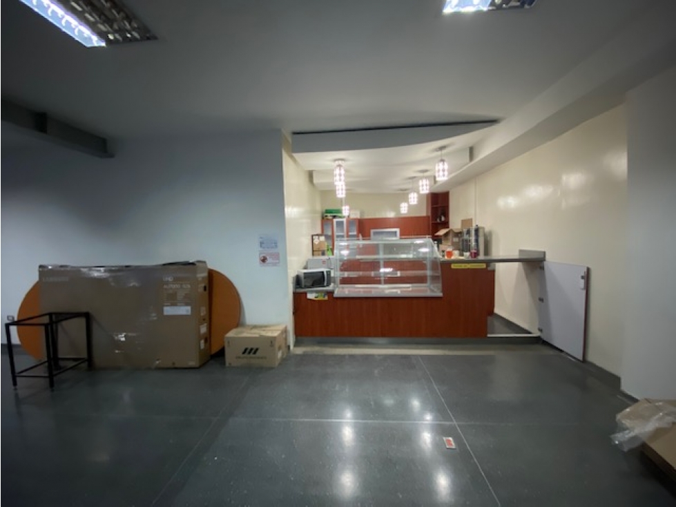 ARRIENDO BODEGA CON OFICINAS — foto 5