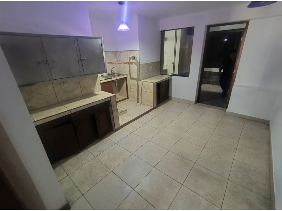 SURQUILLO DEPARTAMENTO EN VENTA PRIMER PISO - 6