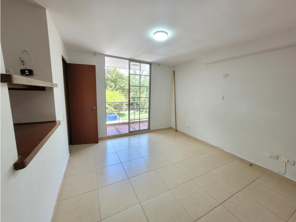 SE VENDE CASA DE 3 NIVELES EN CONJ CERRADO ENTRE AV. SUR Y AV. CONDINA — foto 4