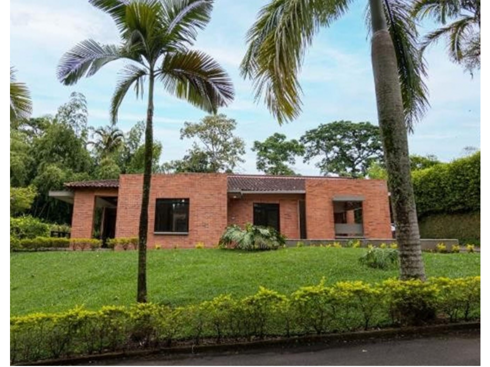 EN VENTA AMPLIA CASA CAMPESTRE EN CERRITOS, RISARALDA